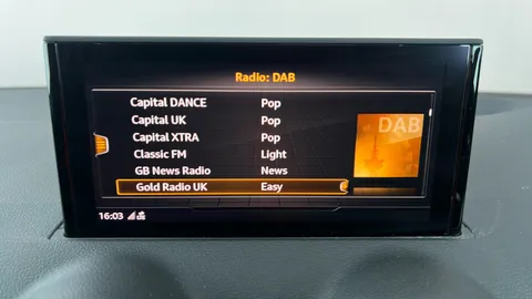 AUDI Q2 35 TFSI S Line S Tronic