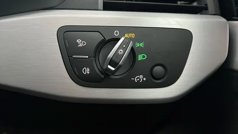 AUDI A4 35 TFSI S Line S Tronic