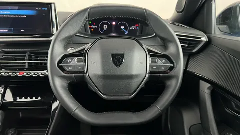 PEUGEOT 2008 1.2 PureTech Allure