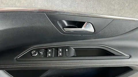 PEUGEOT 3008 1.2 PureTech GT EAT8