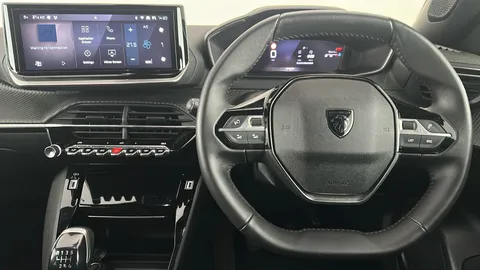 PEUGEOT 2008 1.2 PureTech Allure