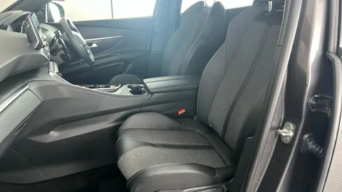 PEUGEOT 3008 1.5 BlueHDi Allure EAT8