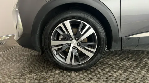 PEUGEOT 3008 1.5 BlueHDi Allure EAT8