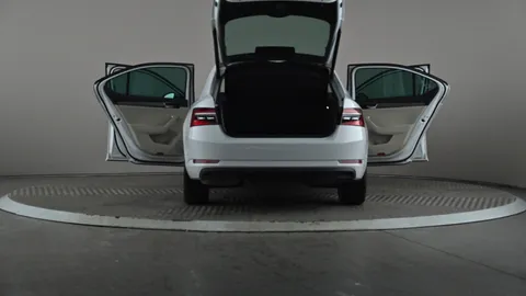 SKODA SUPERB 1.5 TSI SE L