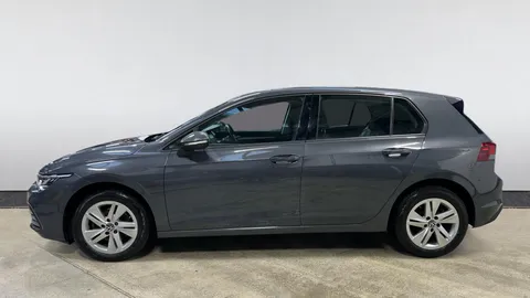 VOLKSWAGEN GOLF 1.5 TSI Life