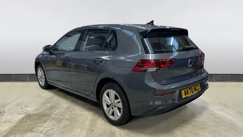 VOLKSWAGEN GOLF 1.5 TSI Life