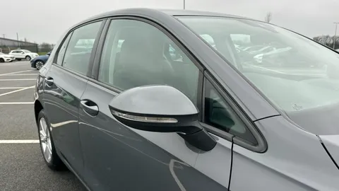 VOLKSWAGEN GOLF 1.5 TSI Life