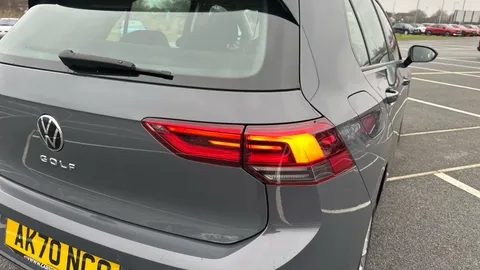 VOLKSWAGEN GOLF 1.5 TSI Life