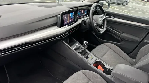 VOLKSWAGEN GOLF 1.5 TSI Life