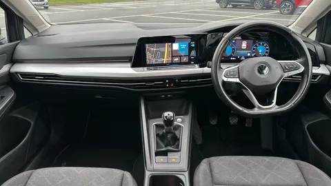 VOLKSWAGEN GOLF 1.5 TSI Life