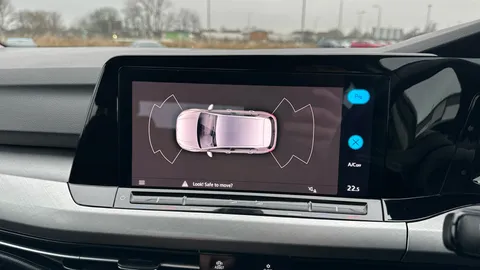 VOLKSWAGEN GOLF 1.5 TSI Life