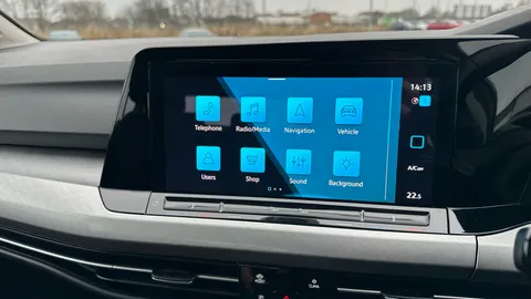 VOLKSWAGEN GOLF 1.5 TSI Life