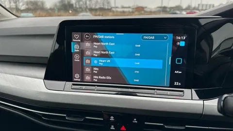 VOLKSWAGEN GOLF 1.5 TSI Life