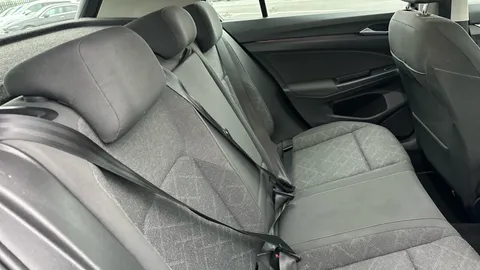 VOLKSWAGEN GOLF 1.5 TSI Life