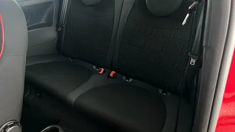 FIAT 500 1.0 Mild Hybrid Red