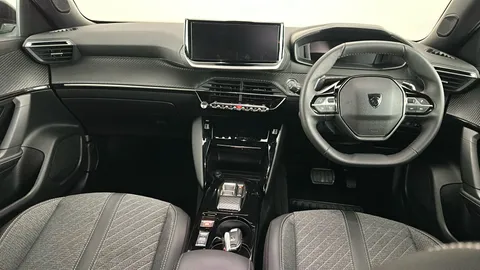 PEUGEOT 2008 1.2 PureTech 130 Allure EAT8