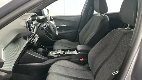 PEUGEOT 2008 1.2 PureTech 130 Allure EAT8