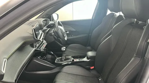 PEUGEOT 2008 1.2 PureTech 130 GT