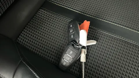 PEUGEOT 2008 1.2 PureTech 130 GT