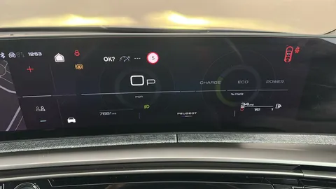 PEUGEOT 3008 1.2 Hybrid 136 Allure e-DSC6