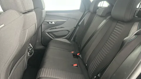 PEUGEOT 3008 1.2 PureTech Active EAT8