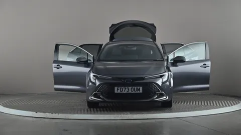 TOYOTA COROLLA 1.8 Hybrid Design CVT