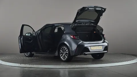 TOYOTA COROLLA 1.8 Hybrid Design CVT