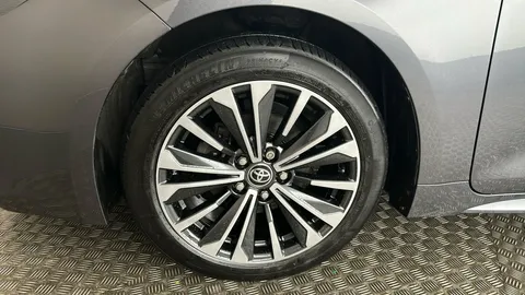 TOYOTA COROLLA 1.8 Hybrid Design CVT