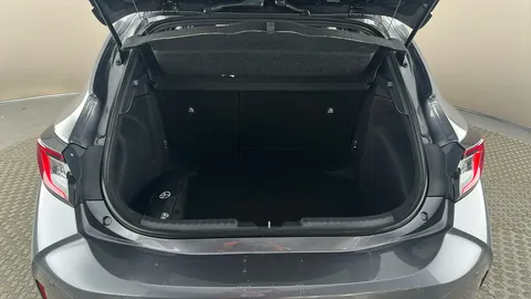 TOYOTA COROLLA 1.8 Hybrid Design CVT