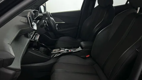 PEUGEOT 2008 1.2 PureTech 130 GT EAT8