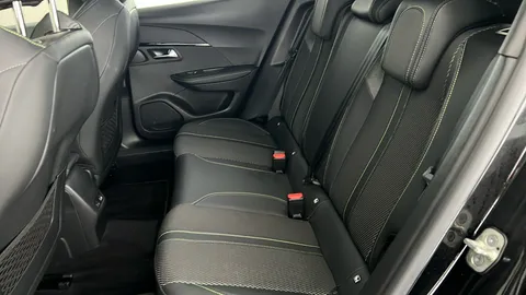 PEUGEOT 2008 1.2 PureTech 130 GT EAT8