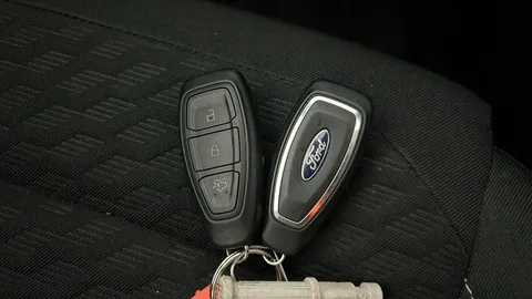 FORD PUMA 1.0 EcoBoost Hybrid mHEV Titanium