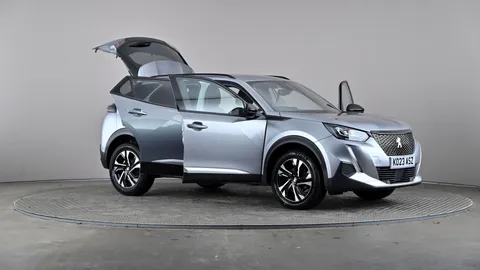 PEUGEOT 2008 1.2 PureTech Allure Premium+