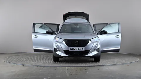 PEUGEOT 2008 1.2 PureTech Allure Premium+