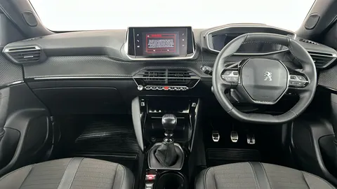 PEUGEOT 2008 1.2 PureTech Allure Premium+