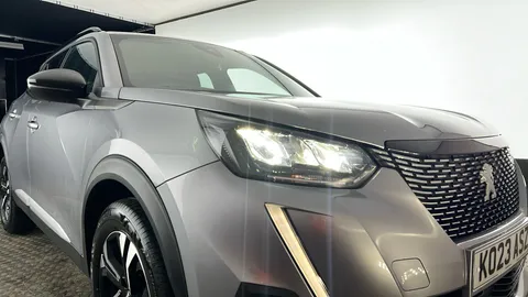 PEUGEOT 2008 1.2 PureTech Allure Premium+