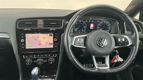 VOLKSWAGEN GOLF 1.4 TSI GTE Advance DSG