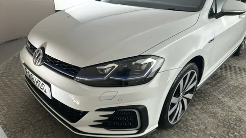 VOLKSWAGEN GOLF 1.4 TSI GTE Advance DSG
