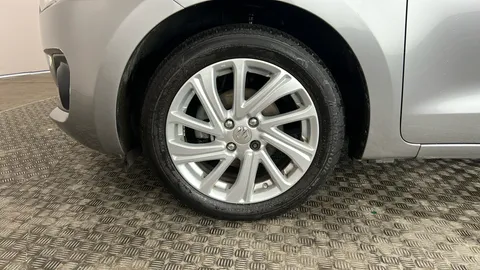 SUZUKI SWIFT 1.2 Dualjet 83 12V Hybrid SZ-T Auto