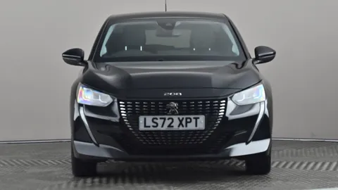 PEUGEOT 208 1.2 PureTech 100 Allure Premium + EAT8