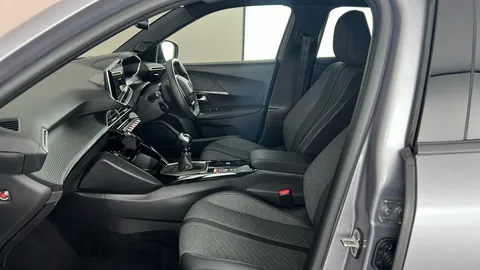 PEUGEOT 2008 1.2 PureTech Allure