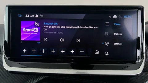 PEUGEOT 2008 1.2 PureTech Allure