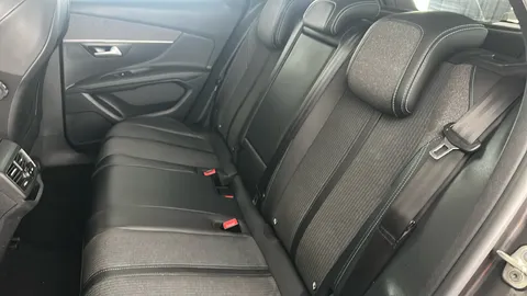 PEUGEOT 3008 1.5 BlueHDi Allure Premium