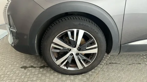 PEUGEOT 3008 1.5 BlueHDi Allure Premium