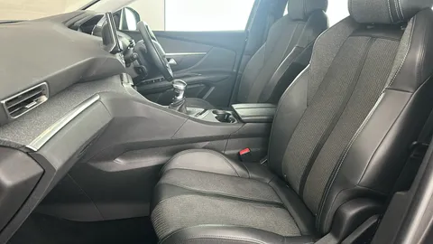 PEUGEOT 3008 1.5 BlueHDi Allure Premium