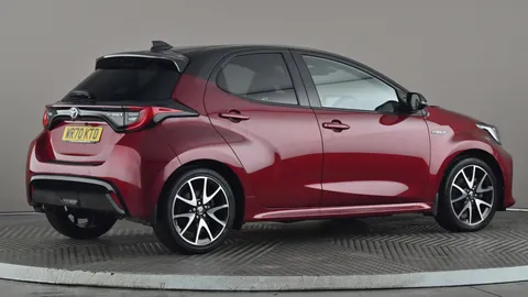 TOYOTA YARIS 1.5 Hybrid Dynamic CVT [Bi-tone]