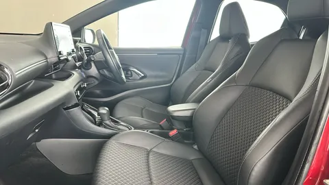 TOYOTA YARIS 1.5 Hybrid Dynamic CVT [Bi-tone]