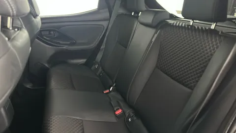 TOYOTA YARIS 1.5 Hybrid Dynamic CVT [Bi-tone]