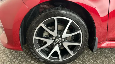 TOYOTA YARIS 1.5 Hybrid Dynamic CVT [Bi-tone]