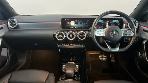 MERCEDES-BENZ CLA CLA 180 AMG Line Premium Tip Auto